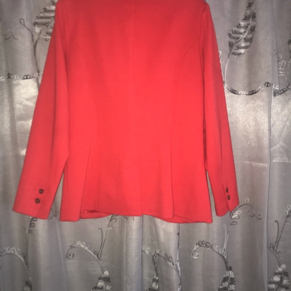 Blazer - Picture 4 of 8